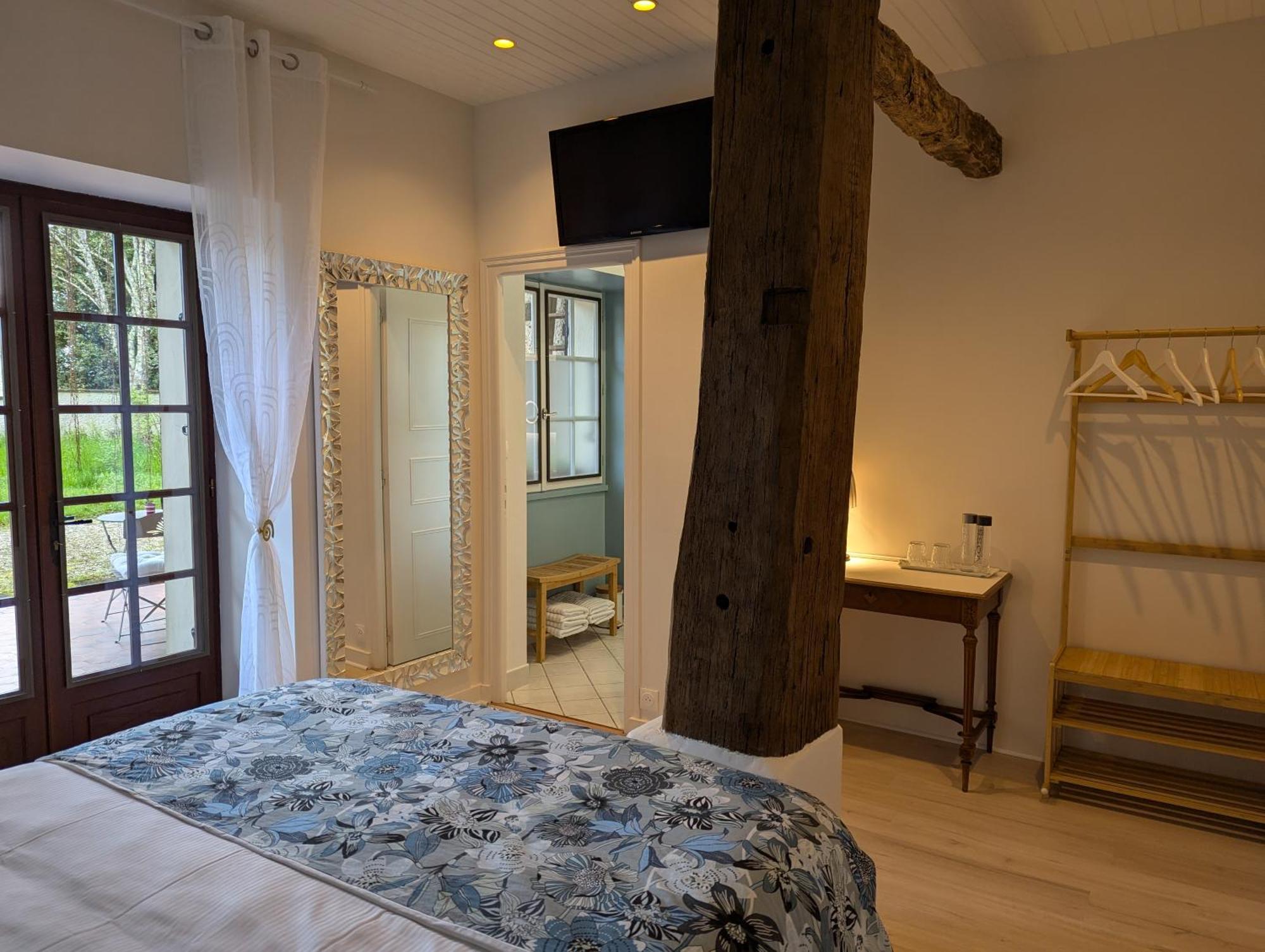 Bed and Breakfast Le Bois Des Fees De Chazelles Chazelles  Zewnętrze zdjęcie